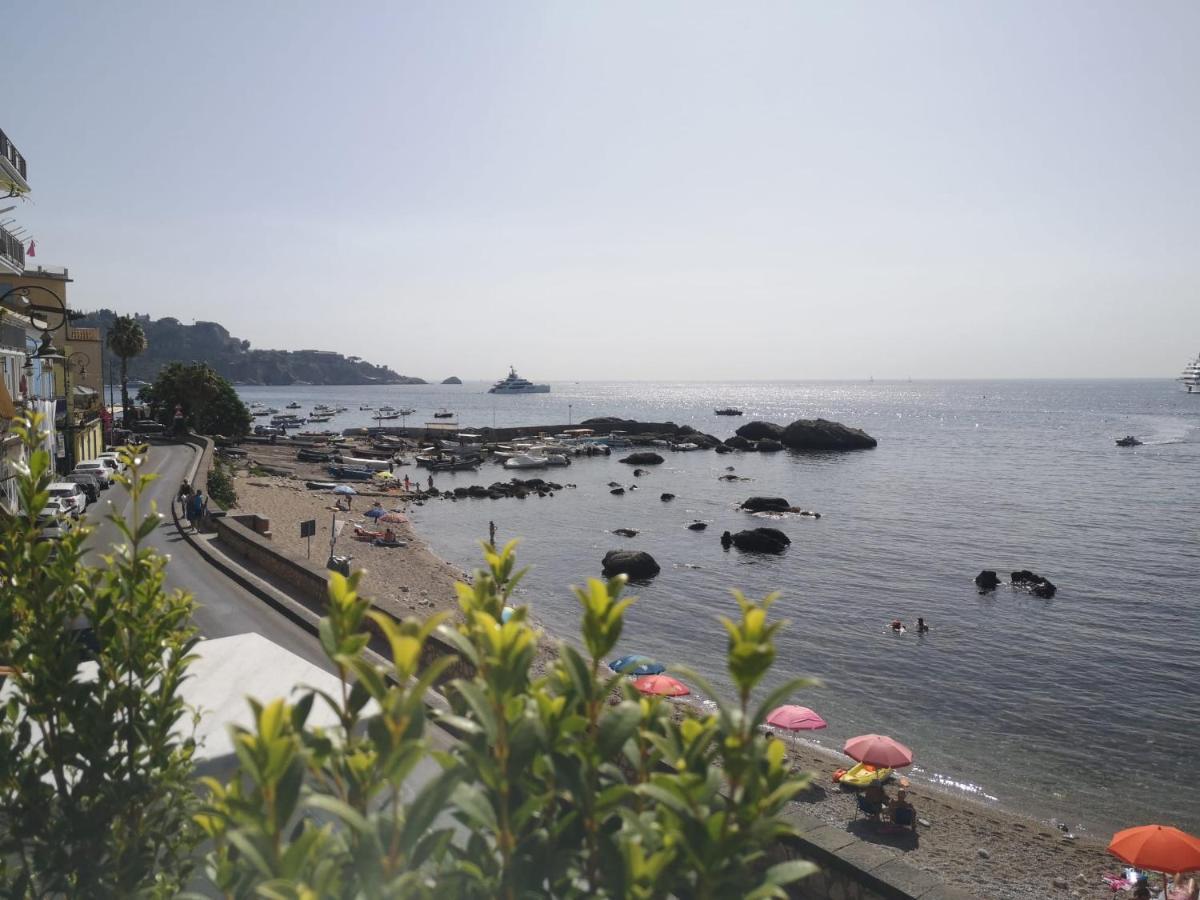 Tulla'S Hotell Giardini Naxos Eksteriør bilde