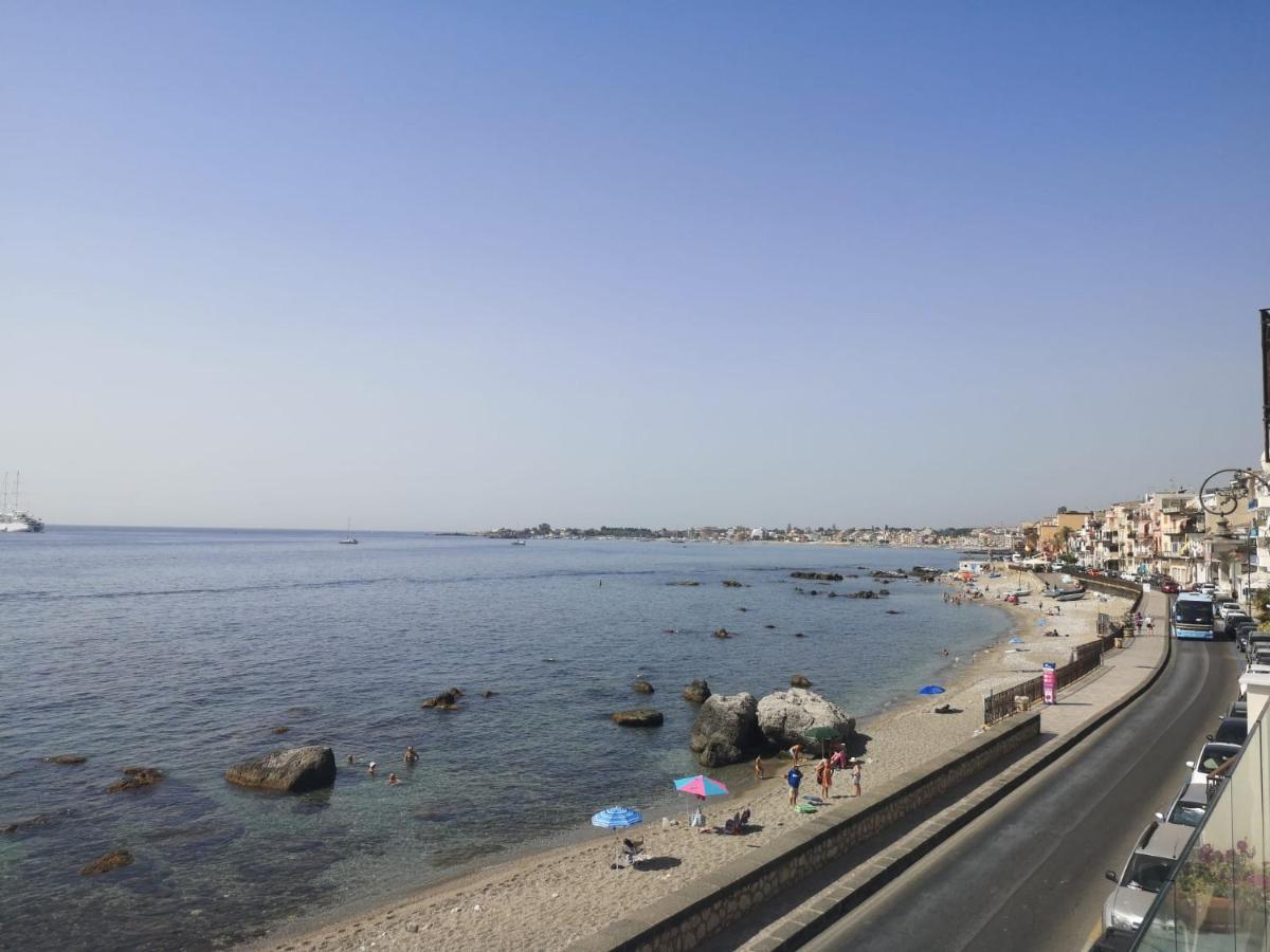 Tulla'S Hotell Giardini Naxos Eksteriør bilde