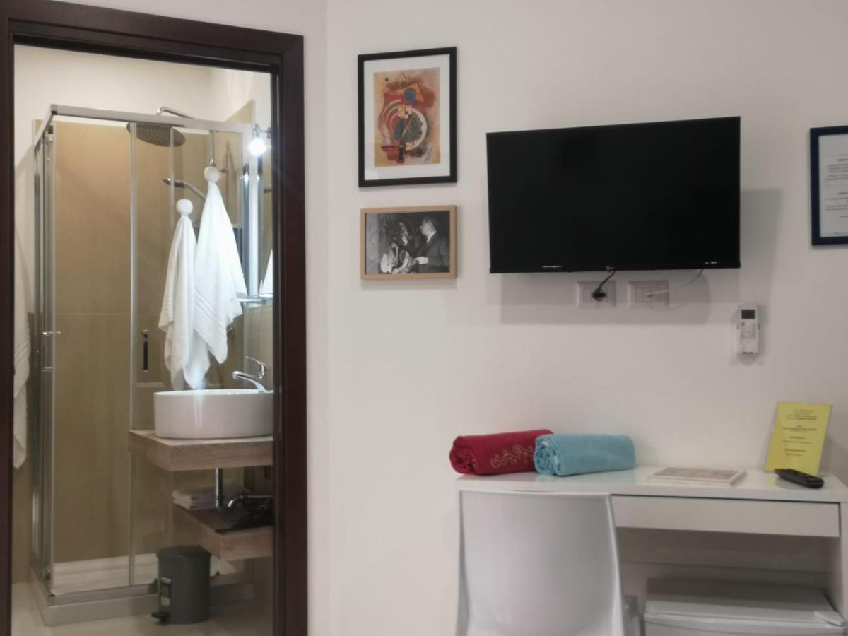 Tulla'S Hotell Giardini Naxos Eksteriør bilde