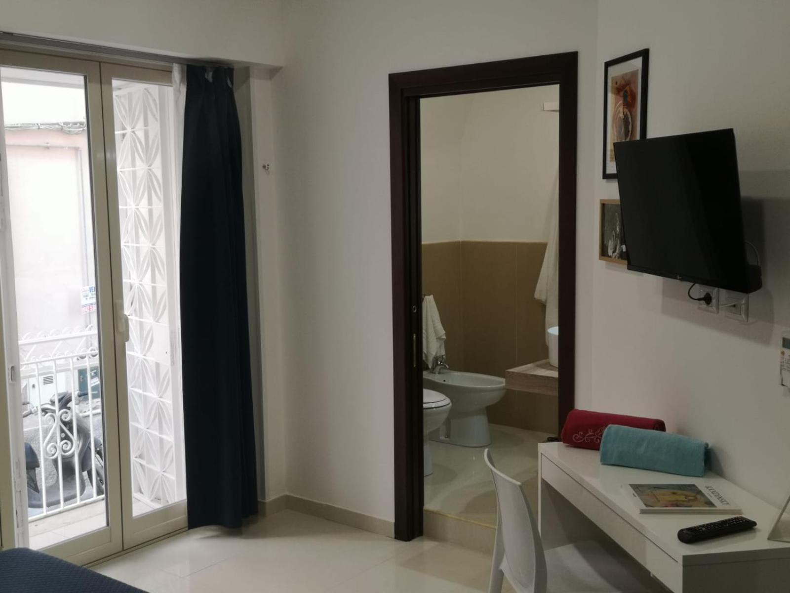 Tulla'S Hotell Giardini Naxos Eksteriør bilde