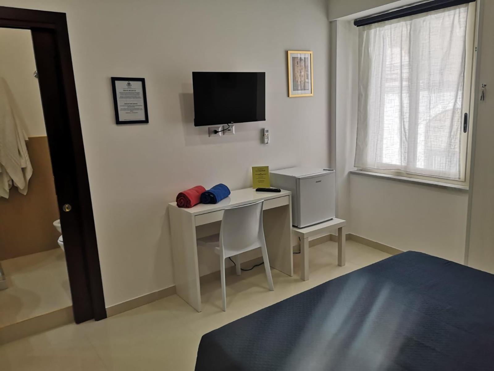 Tulla'S Hotell Giardini Naxos Eksteriør bilde